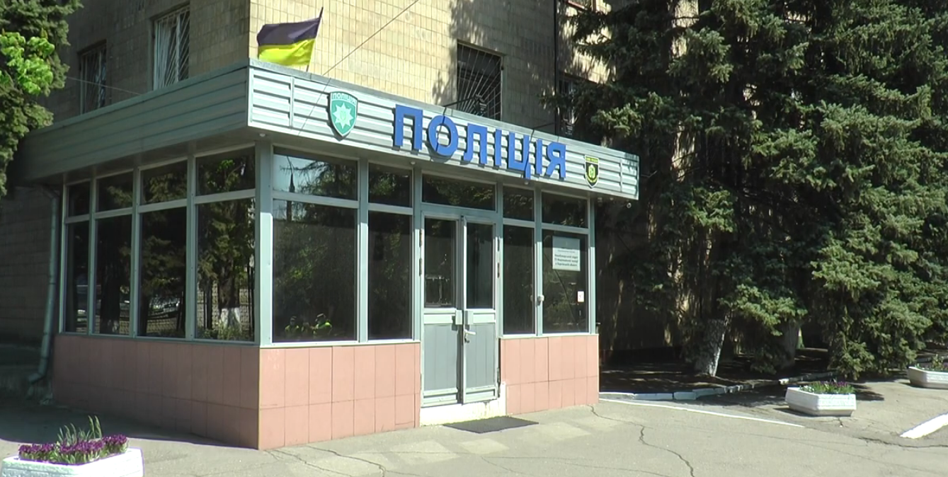 Приховане вбивство: слідчому Новобаварського відділу поліції закидають службову недбалість (відео)