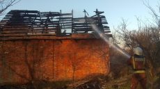 На Харьковщине сгорел частный дом (фото)