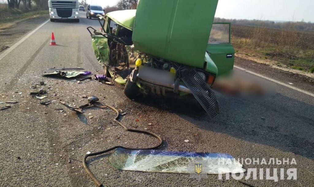 На трассе «Харьков-Лозовая» в ДТП погибла женщина и травмированы два водителя (фото)