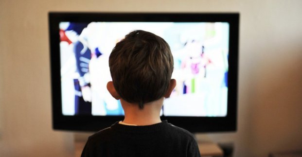 Школьники приступили к онлайн-урокам по телевизору