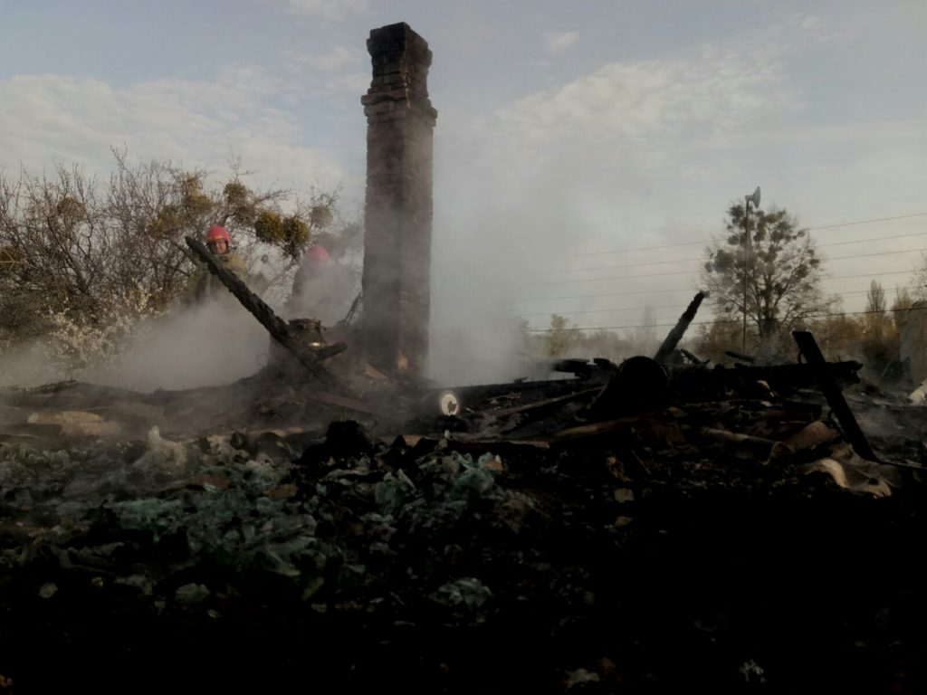 На Харьковщине из-за неисправной печи домовладелец остался без крыши (фото)