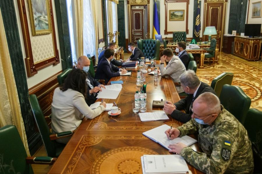 Зеленский предложил учить врачей обращаться с ИВЛ онлайн