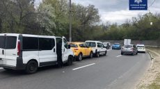 На ул. Веснина столкнулись несколько автомобилей (фото)