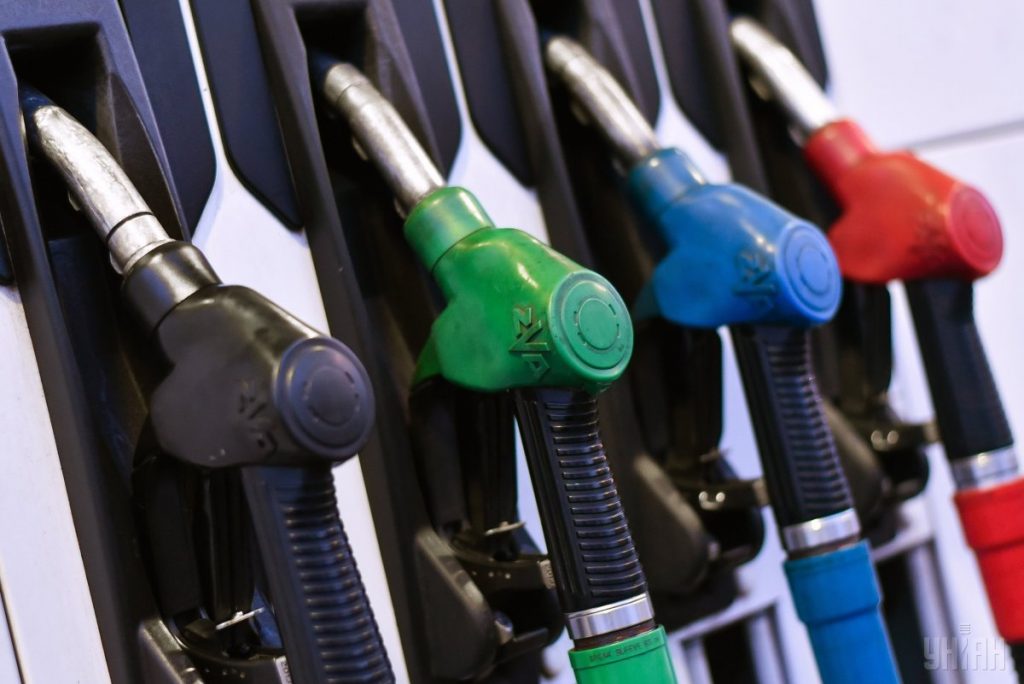 Стоимость бензина может снизиться на 3-5 гривен за литр