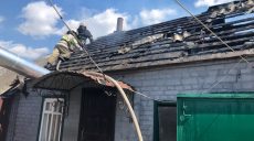 На Харьковщине сгорели хозяйственные строения (фото)
