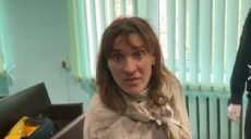Женщина, которая носила в пакете голову ребенка, не признает свою вину (видео)
