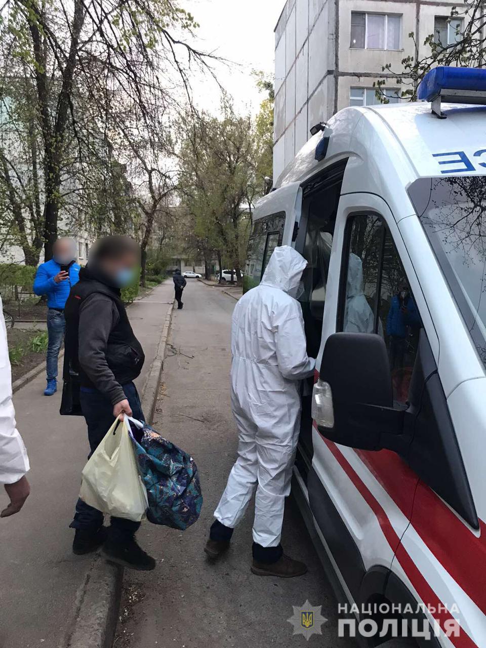 Сбежавшего из больницы мужчину с коронавирусом доставили в медучреждение (фото)