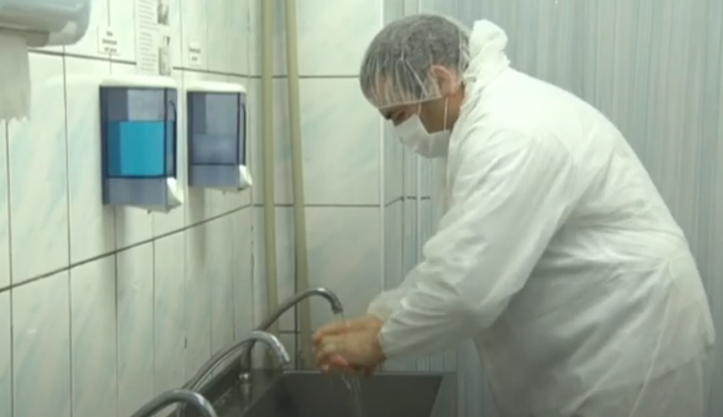 «Салтівський м’ясокомбінат» працює за міжнародними стандартами правил гігієни (відео)