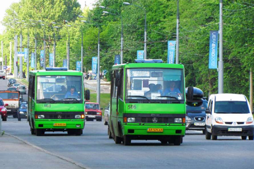 Зміни в русі міських автобусів на 11 квітня