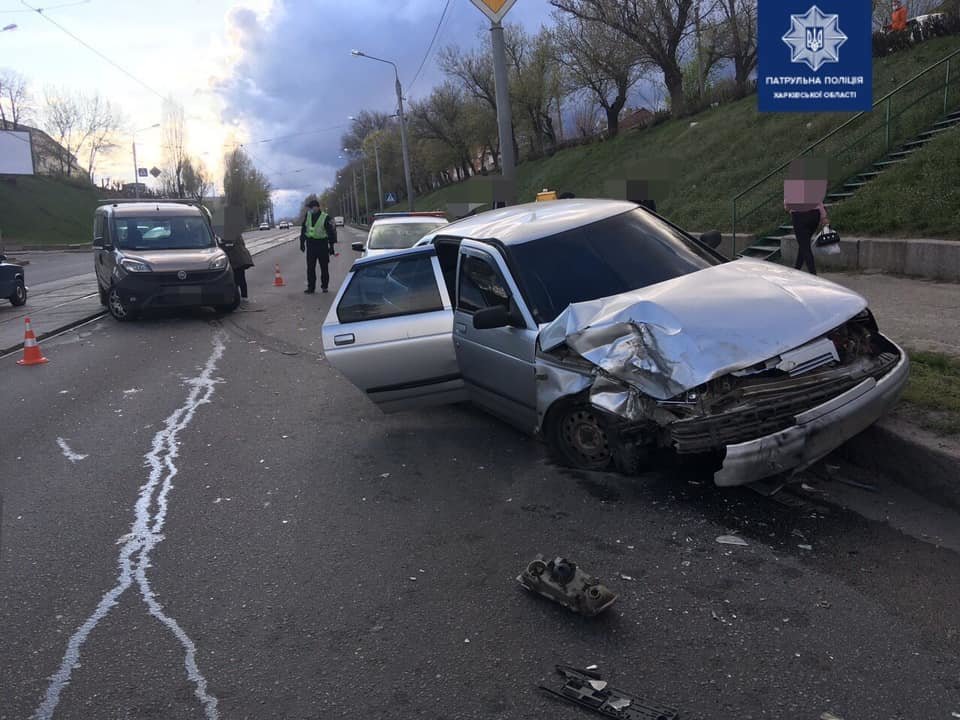 Подробности ДТП на Полтавском шляхе: в больницу попал ребенок (фото)
