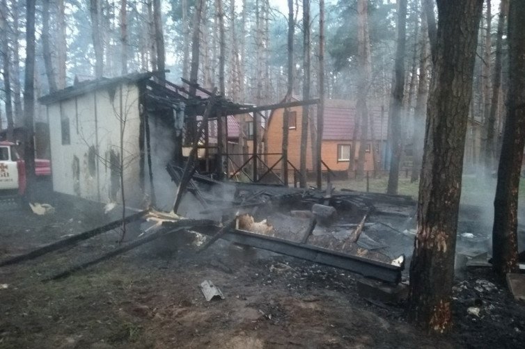 Из-за пожара в Харьковской области погиб 20-летний парень (фото)