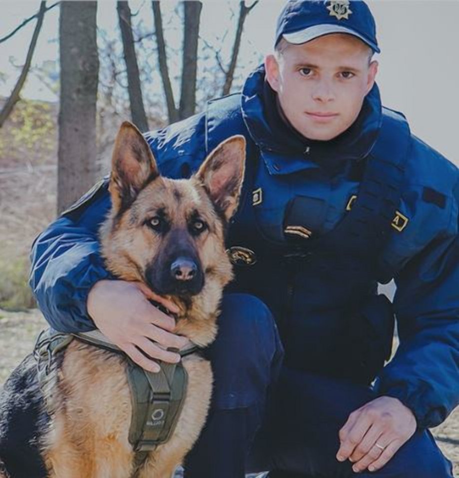 Нацгвардієць з вівчаркою виявили чоловіка з наркотиками