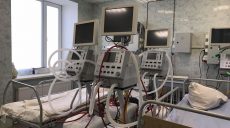 Харьковской областной инфекционной больнице передали 11 аппаратов ИВЛ (фоторепортаж)
