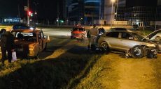 В Харькове ДТП с мотоциклистом повлекло еще одну аварию (фото)