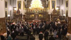 300 человек посетили Святогорскую Лавру на Пасху (фото)