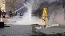 На Салтівці сталася пожежа в торговому павільйоні
