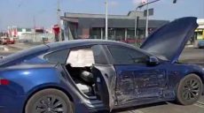 Від зіткнення автівок одна з них спалахнула (фото, відео)