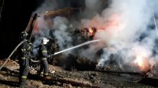 Шесть часов спасатели тушили пожар на складе Харьковского канатного завода (фото, видео)