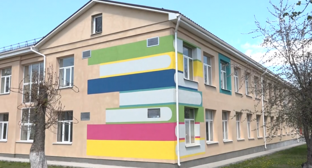 У Пархомівці вперше за півсотні років капітально ремонтують школу (відео)