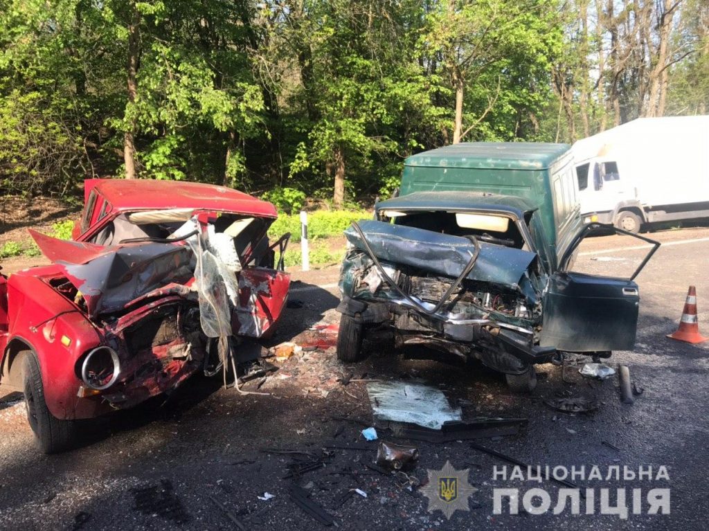 Три человека попали в больницу в результате ДТП на Харьковщине — полиция (фото)