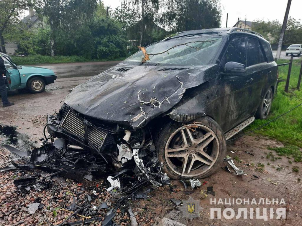 Полиция устанавливает обстоятельства аварии на Харьковщине (фото)