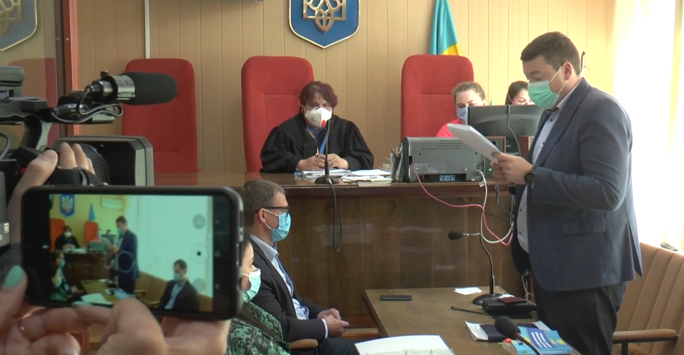Смерть підлітка від падіння футбольних воріт: харківський комунальник постав перед судом (відео)