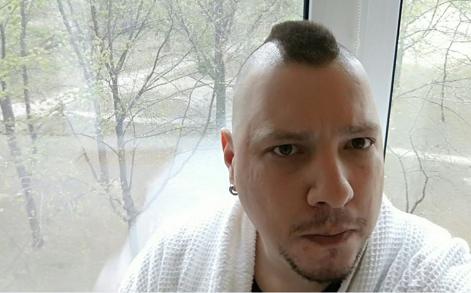 Харківський поет В’ячеслав Чеш Омельченко презентував поетичну збірку (фото)