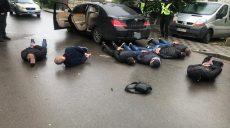 Под Киевом предприниматели-автоперевозчики решали конфликт стрельбой (фото)
