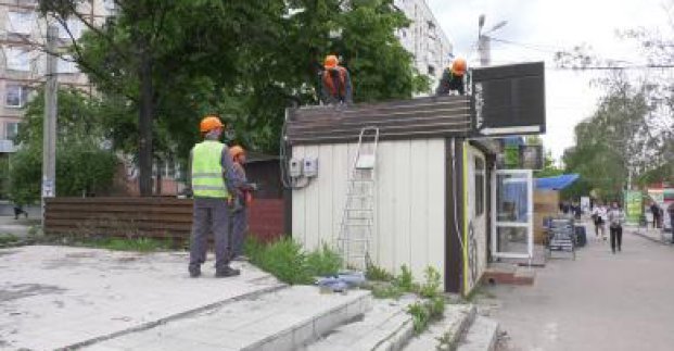 В Харькове продолжают сносить самовольно поставленные МАФы