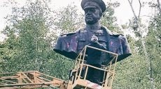 Памятник Жукову в Харькове снова облили красной краской