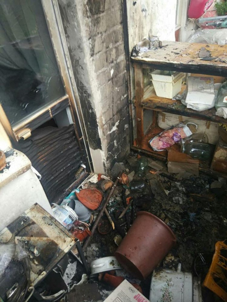 В Харьковской области загорелся балкон (фото)