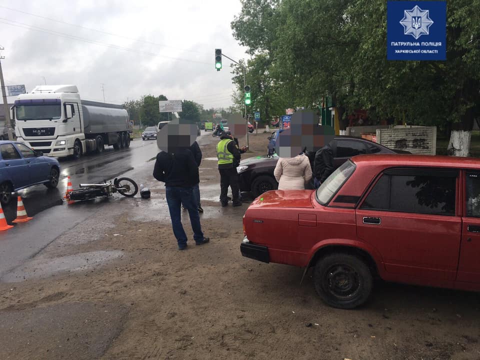 Под Харьковом в ДТП был травмирован водитель мопеда (фото)
