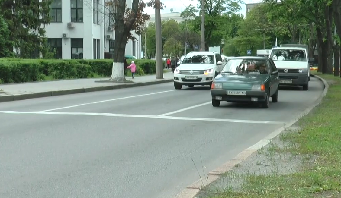 Автоексперти пояснили, чи допоможуть нові ПДР зменшити затори в Харкові (відео)