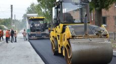 Более 100 тысяч квадратных метров внутриквартальных дорог и тротуаров отремонтируют в Харькове