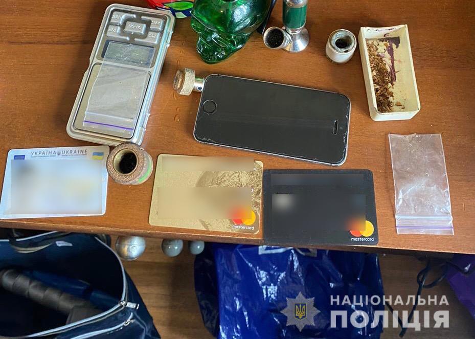 На Харьковщине злоумышленники продавали наркотики по 350 гривен за грамм (фото)