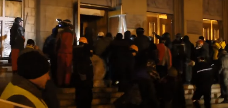 Годовщина захвата ОГА в Черкассах. Как это было 4 года назад (видео)
