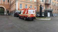 В Киеве подожгли элитную больницу, где лечатся больные COVID-19