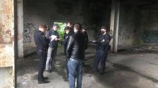На Салтовке полицейские задержали наркомана (фото)