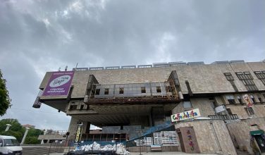 Реконструкция балкона на фасаде ХНАТОБа. Субъективно об актуальном