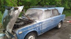 Во время движения в Безлюдовке загорелся автомобиль