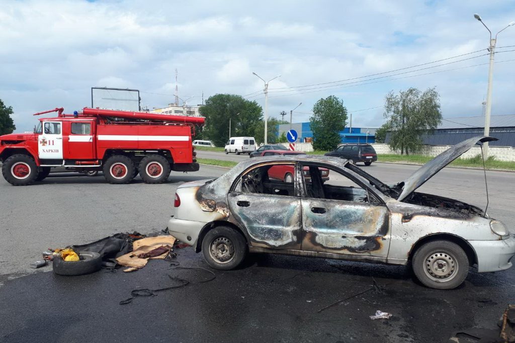 В Слободском районе спасатели ликвидировали пожар в автомобиле (фото)