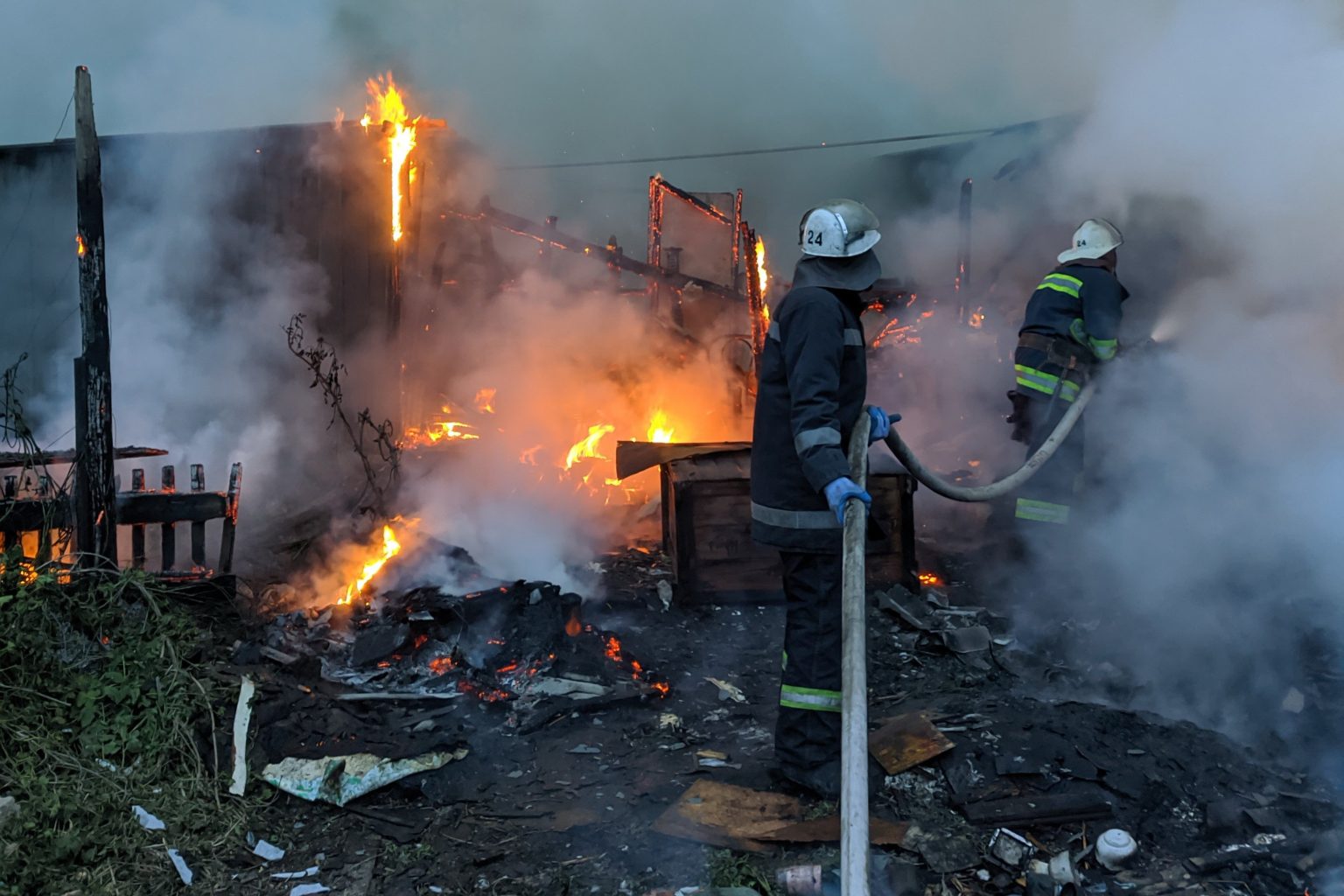 У Панютино рятувальники 3,5 години гасили полум’я (фото)