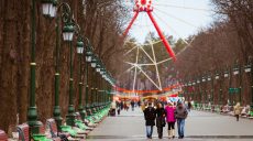 Парк Горького купує новорічні прикраси та годинник вартістю понад мільйон гривень