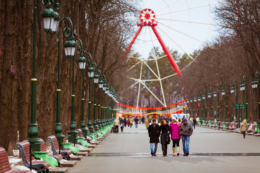 Парк Горького купує новорічні прикраси та годинник вартістю понад мільйон гривень