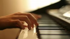 Харьковчанин сыграл на фортепиано онлайн и выиграл Гран-при