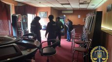 У Харкові затримано групу осіб, причетних до незаконного грального бізнесу (фото, відео)
