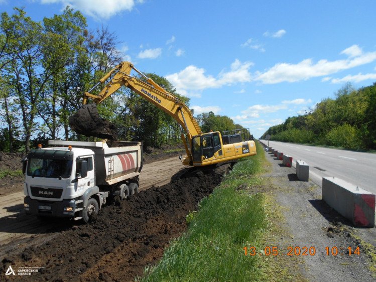 Международную трассу ремонтируют в Харьковской области