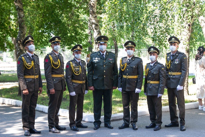 Лейтенанты-летчики Минобороны впервые сразу после выпуска пошли служить в Нацгвардию