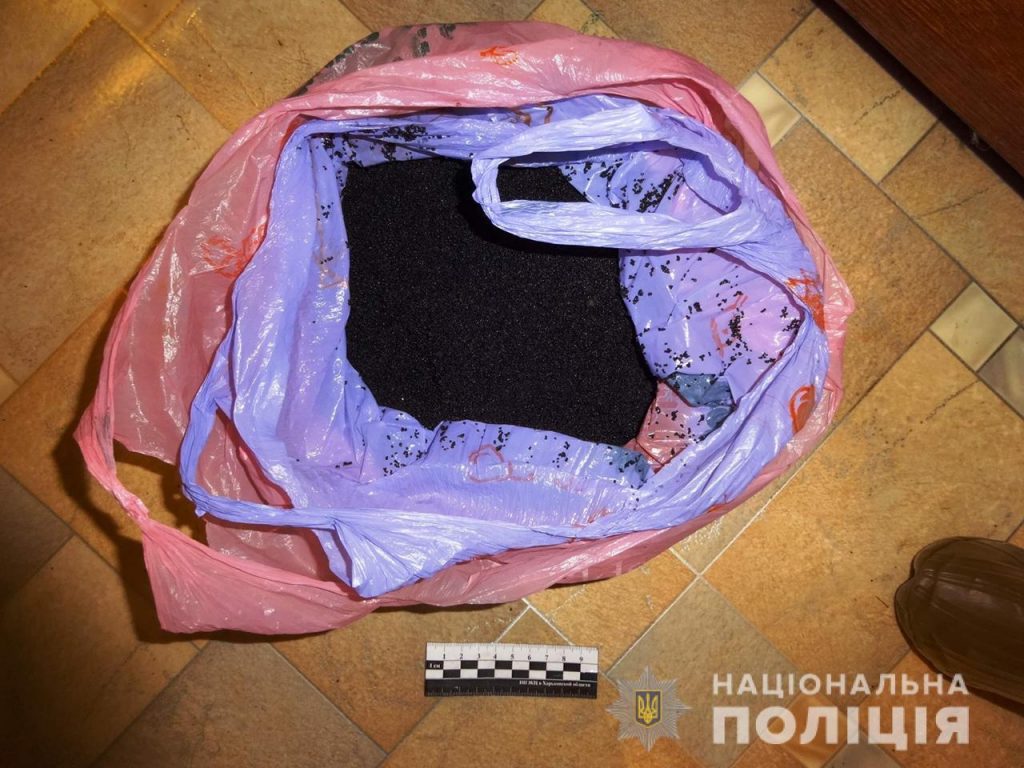 Полицейские накрыли наркопритон в частном доме