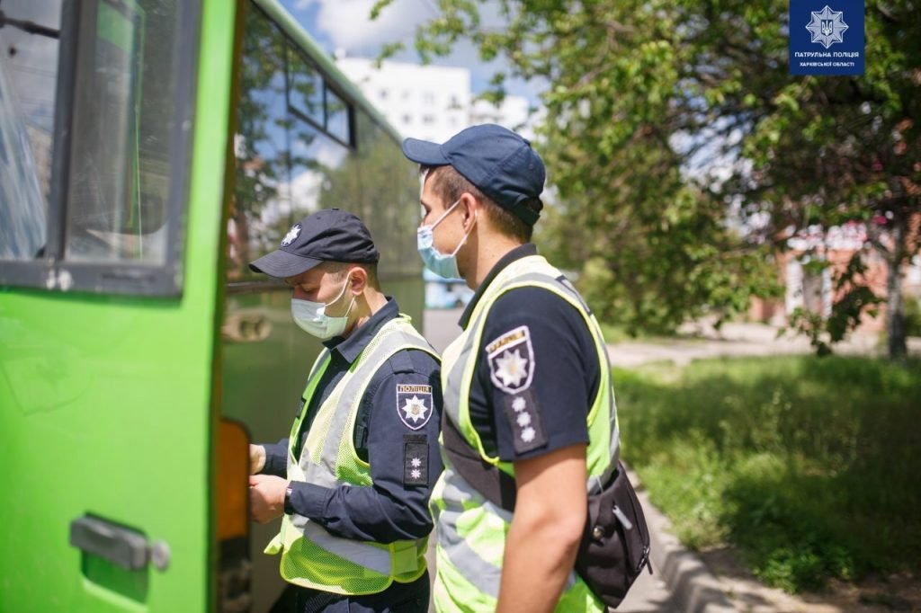 Патрульные Харьковщины проверяют работу пассажироперевозчиков (фото)